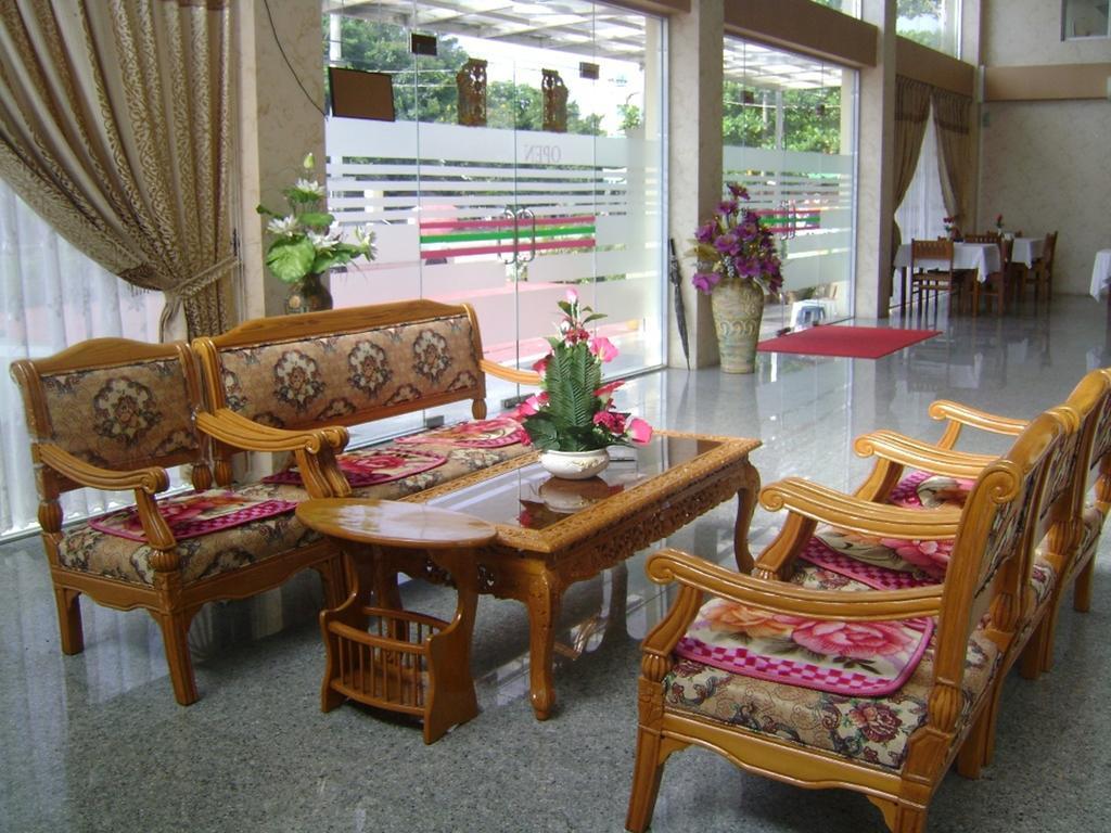 Royal Boss Hotel Янгон Екстер'єр фото