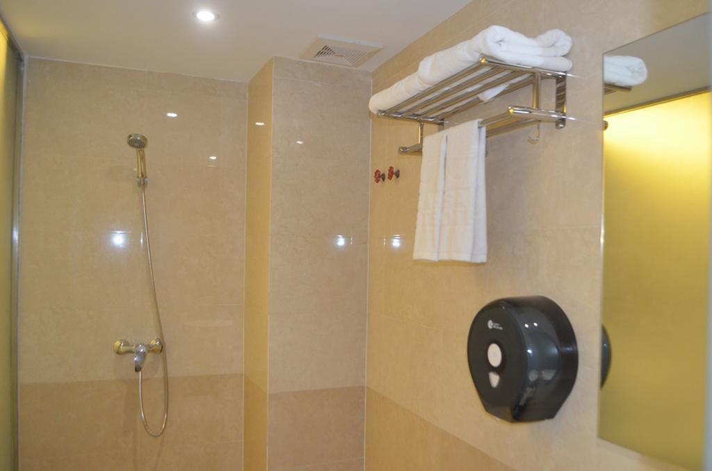 Royal Boss Hotel Янгон Екстер'єр фото